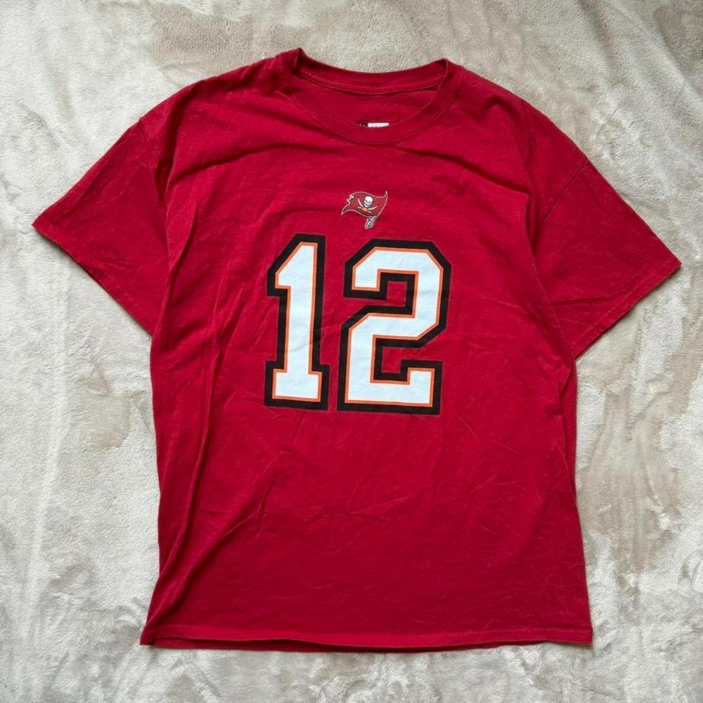 Red and white Tom‎ Brady Tampa Bay Buccaneers NFL tee
